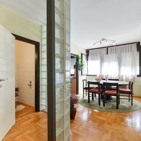 Fragola Apartment *
